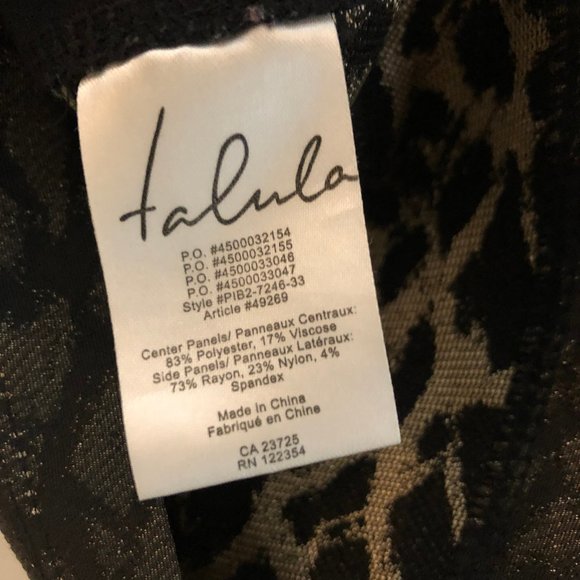 Aritzia Talula Mini Skirt Size 8 i14 - Picture 5 of 6